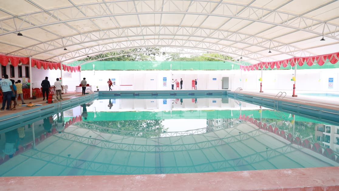 मोहनगर येथील छत्रपती राजर्षी शाहू महाराज जलतरण तलावाचे अत्याधुनिक पध्दतीने नूतनीकरण पूर्ण, महापौरांच्या हस्ते लोकार्पण