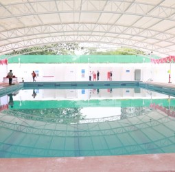 मोहनगर येथील छत्रपती राजर्षी शाहू महाराज जलतरण तलावाचे अत्याधुनिक पध्दतीने नूतनीकरण पूर्ण, महापौरांच्या हस्ते लोकार्पण