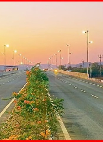 पथदिव्यांनी उजळला पुणे-पंढरपूर पालखी महामार्गावरील उड्डाणपूल