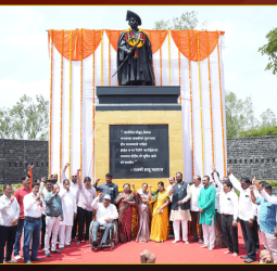 महानगरपालिकेच्या वतीने राजर्षी छत्रपती शाहू महाराजांना जयंतीनिमित्त अभिवादन....