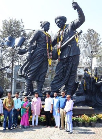 बीज सोहळ्यानिमित्त महापालिकेच्या वतीने संत तुकाराम महाराजांना अभिवादन