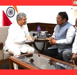 पुणे-लोणावळा लोहमार्गावरील तिसऱ्या आणि चौथ्या ट्रॅकला गती द्यावी