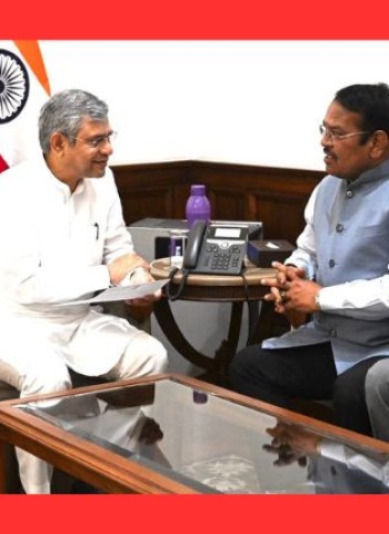 पुणे-लोणावळा लोहमार्गावरील तिसऱ्या आणि चौथ्या ट्रॅकला गती द्यावी