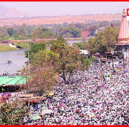 हजारो भाविकांनी अनुभवला संत तुकाराम महाराजांचा बीज सोहळा