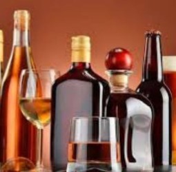 हातभट्टीची दारु बाळगल्याप्रकरणी युवतीवर गुन्हा