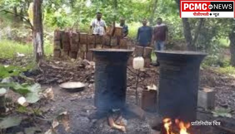 हातभट्टीच्या दारुचे रसायन बाळगणाऱ्या युवतीवर गुन्हा