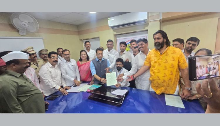 महापौर पदासाठी रवी लांडगे व उपमहापौर पदासाठी शर्मिला बाबर यांचा उमेदवारी अर्ज दाखल