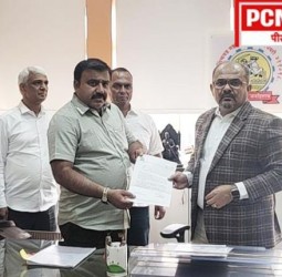 पिंपरी डेअरी फार्म रेल्वे उड्डाणपुलाचे काम लवकर सुरु करावे - संदीप वाघेरे