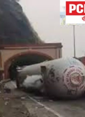 मुंबई-पुणे द्रुतगती महामार्गावर गॅस टँकर पलटी, वाहतूक पर्यायी मार्गाने वळवली