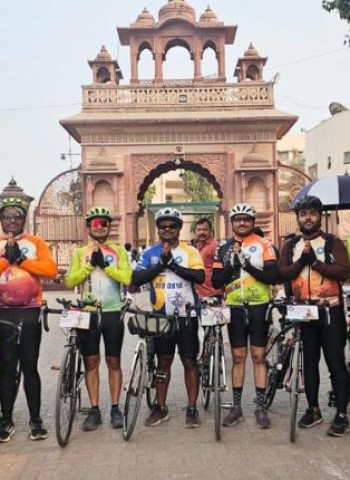 पिंपरी-चिंचवडमधील सायकलपटूंची ४५० किलोमीटरची सायकल मोहिम यशस्वी