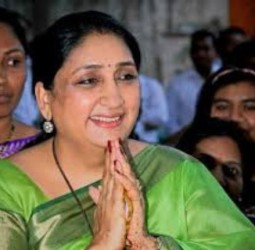 सुनेत्रा पवार यांच्याकडे पुणे आणि बीड जिल्ह्याच्या पालकमंत्रीपदाची जबाबदारी